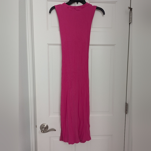Elegant Pink Sleeveless Dress - Picture 5 of 7